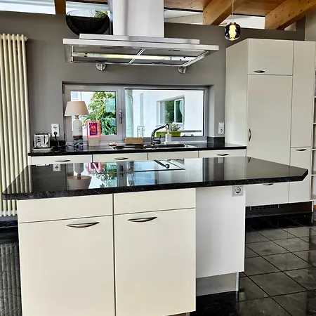 Padercityloft- Lichtdurchflutet Und Privat Mit Kamin-dachterrasse-sauna-aussendusche Im Atrium