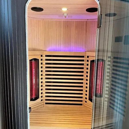 Padercityloft- Lichtdurchflutet Und Privat Mit Kamin-dachterrasse-sauna-aussendusche Im Atrium